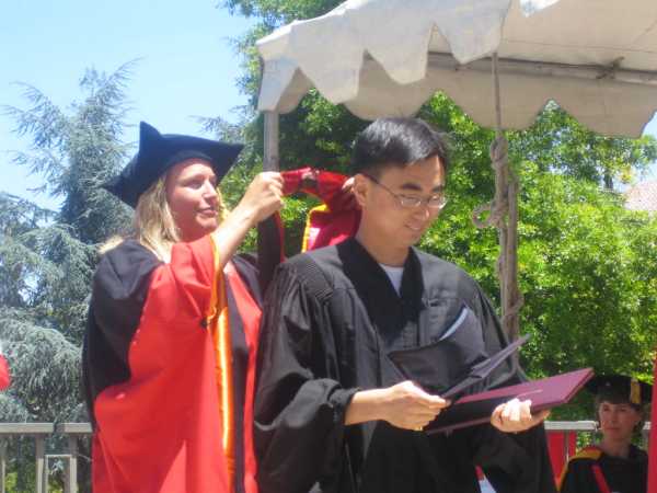 Grad 043.jpg 6/18/2006 5:58:24 PM